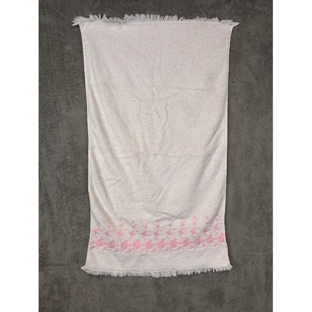 Vintage Dundee White Pink Rose Embroidered Towel Set Fringe Made in USA 2pc